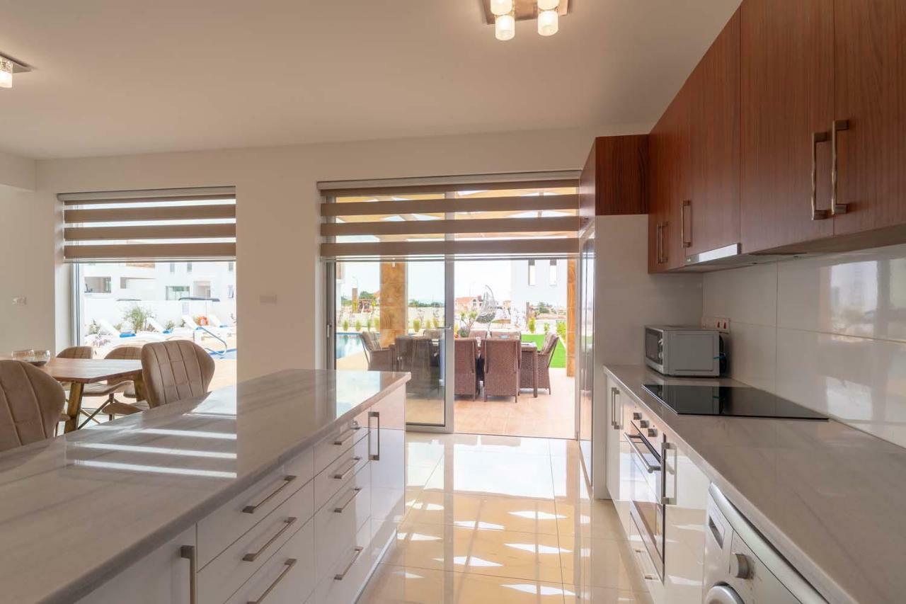 Coral Elite Residences Coral Bay Esterno foto